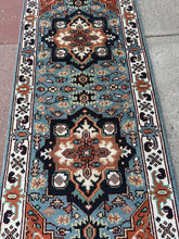 Load image into Gallery viewer, Hand Knotted Indian Runner (2'5" x 6')