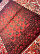 Load image into Gallery viewer, Hand Knotted Afghani Baluch Rug (4&#39; x 6&#39;)