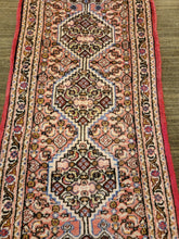 Load image into Gallery viewer, Vintage Hand Knotted Persian Bijar (1'6" x 3'2")