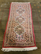 Load image into Gallery viewer, Vintage Hand Knotted Persian Bijar (1'6" x 3'2")