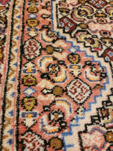 Load image into Gallery viewer, Vintage Hand Knotted Persian Bijar (1'6" x 3'2")