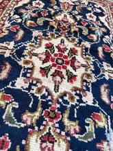 Load image into Gallery viewer, Vintage Hand Knotted Persian Hamadan (19" x 33")