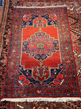 Load image into Gallery viewer, Vintage Hand Knotted Persian Hamadan (4'5" x 6'8")