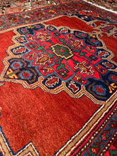 Load image into Gallery viewer, Vintage Hand Knotted Persian Hamadan (4'5" x 6'8")