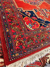 Load image into Gallery viewer, Vintage Hand Knotted Persian Hamadan (4'5" x 6'8")