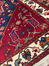 Load image into Gallery viewer, Vintage Hand Knotted Persian Hamadan (4'5" x 6'7")