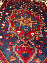 Load image into Gallery viewer, Vintage Hand Knotted Persian Hamadan (4'5" x 6'7")