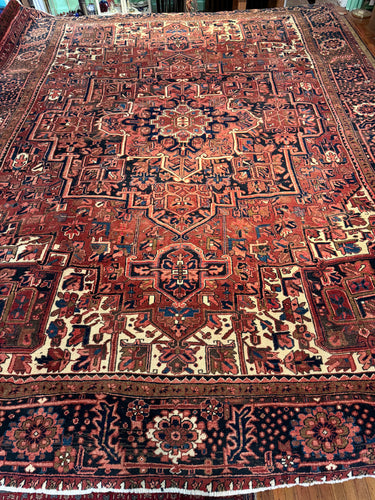 Vintage Hand Knotted Persian Heriz (10’ x 13’1”)