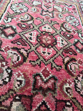 Load image into Gallery viewer, Vintage Hand Knotted Persian Hossein Abad (18" x 28")