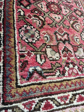 Load image into Gallery viewer, Vintage Hand Knotted Persian Hossein Abad (18" x 28")