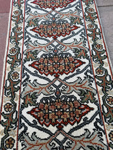 Load image into Gallery viewer, Hand Knotted Indian Runner (2&#39;7&quot; x 5&#39;10&quot;)