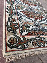 Load image into Gallery viewer, Hand Knotted Indian Runner (2&#39;7&quot; x 5&#39;10&quot;)