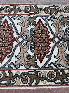 Hand Knotted Indian Runner (2'7" x 5'10")