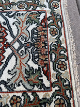 Load image into Gallery viewer, Hand Knotted Indian Runner (2&#39;7&quot; x 5&#39;10&quot;)
