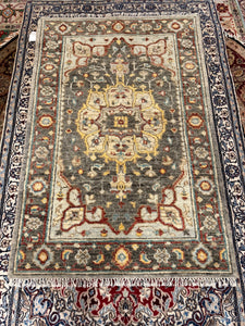 Hand Knotted Indian Rug (4’ x 6’)