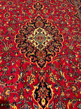 Load image into Gallery viewer, Hand Knotted Persian Kashan (4'8" x 7'9")