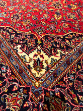 Load image into Gallery viewer, Hand Knotted Persian Kashan (4'8" x 7'9")