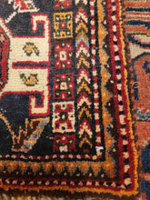 Load image into Gallery viewer, Vintage Hand Knotted Persian Shiraz Rug (4'6" x 6'7")