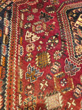 Load image into Gallery viewer, Vintage Hand Knotted Persian Shiraz Rug (4'6" x 6'7")