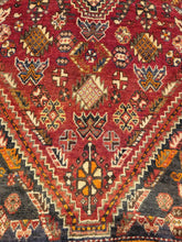 Load image into Gallery viewer, Vintage Hand Knotted Persian Shiraz Rug (4'6" x 6'7")