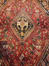 Load image into Gallery viewer, Vintage Hand Knotted Persian Shiraz Rug (4'6" x 6'7")
