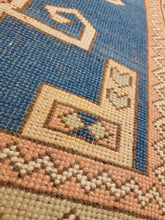 Load image into Gallery viewer, Vintage Hand Knotted Turkish Rug (4'7" x 7')