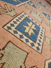 Load image into Gallery viewer, Vintage Hand Knotted Turkish Rug (4'7" x 7')