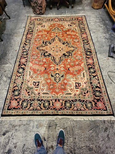 Hand Knotted Indian Heriz Rug (6'1